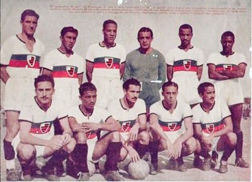OldFootball11's tweet photo. #Flamengo (1943):
#Volante #Biguá #DomingosDaGuia #Jurandir #Newton #Jayme;
#Valido #Zizinho #Pirilo #Perácio #Vevé
MT @flamengoretro https://t.co/ZulAvADTjM