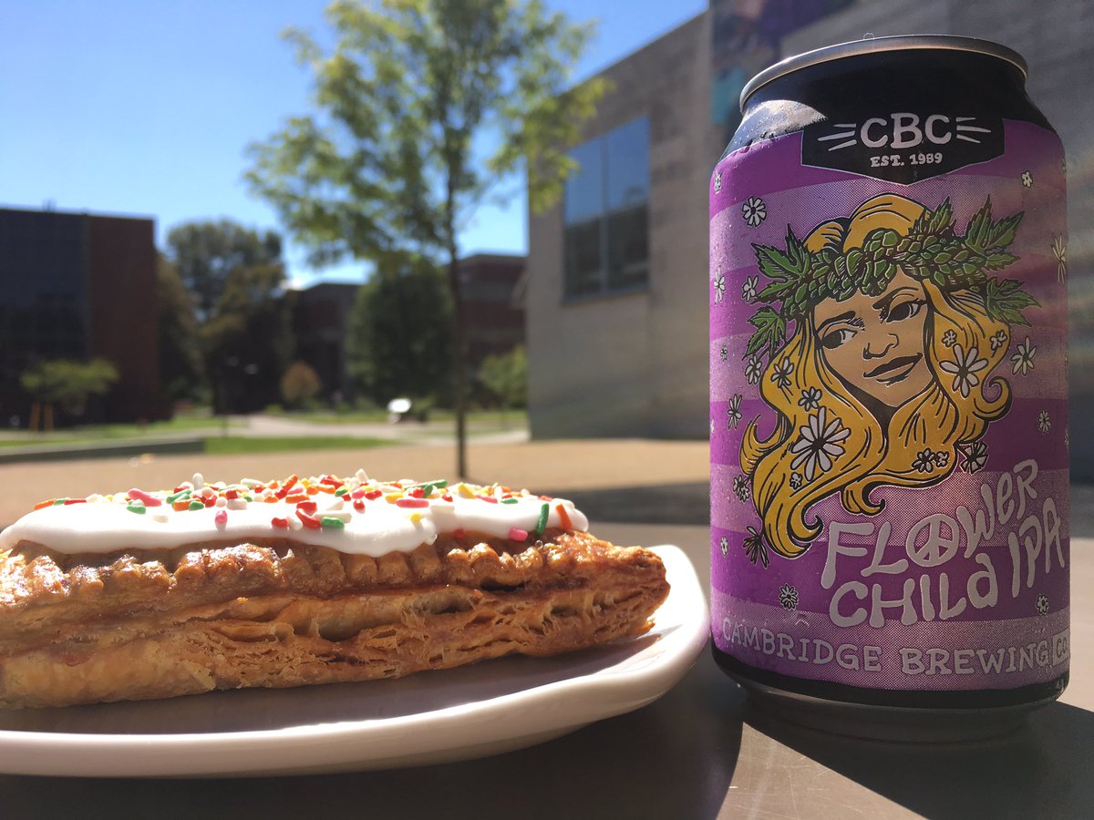 wiltspeed1's tweet photo. Relax on our patio with @CamBrewingCo Flower Child IPA and a spinkle pop tart! #poptarts #watspeed #uofl https://t.co/HJcDIJOQLr
