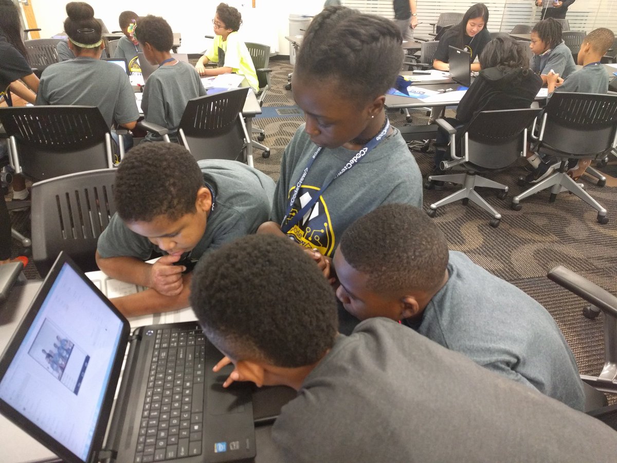 armyofpixels's tweet photo. Team 2 adding a credits screen! @_CodeCrew #LostInSpaceHackathon https://t.co/KN4OmYMgkK