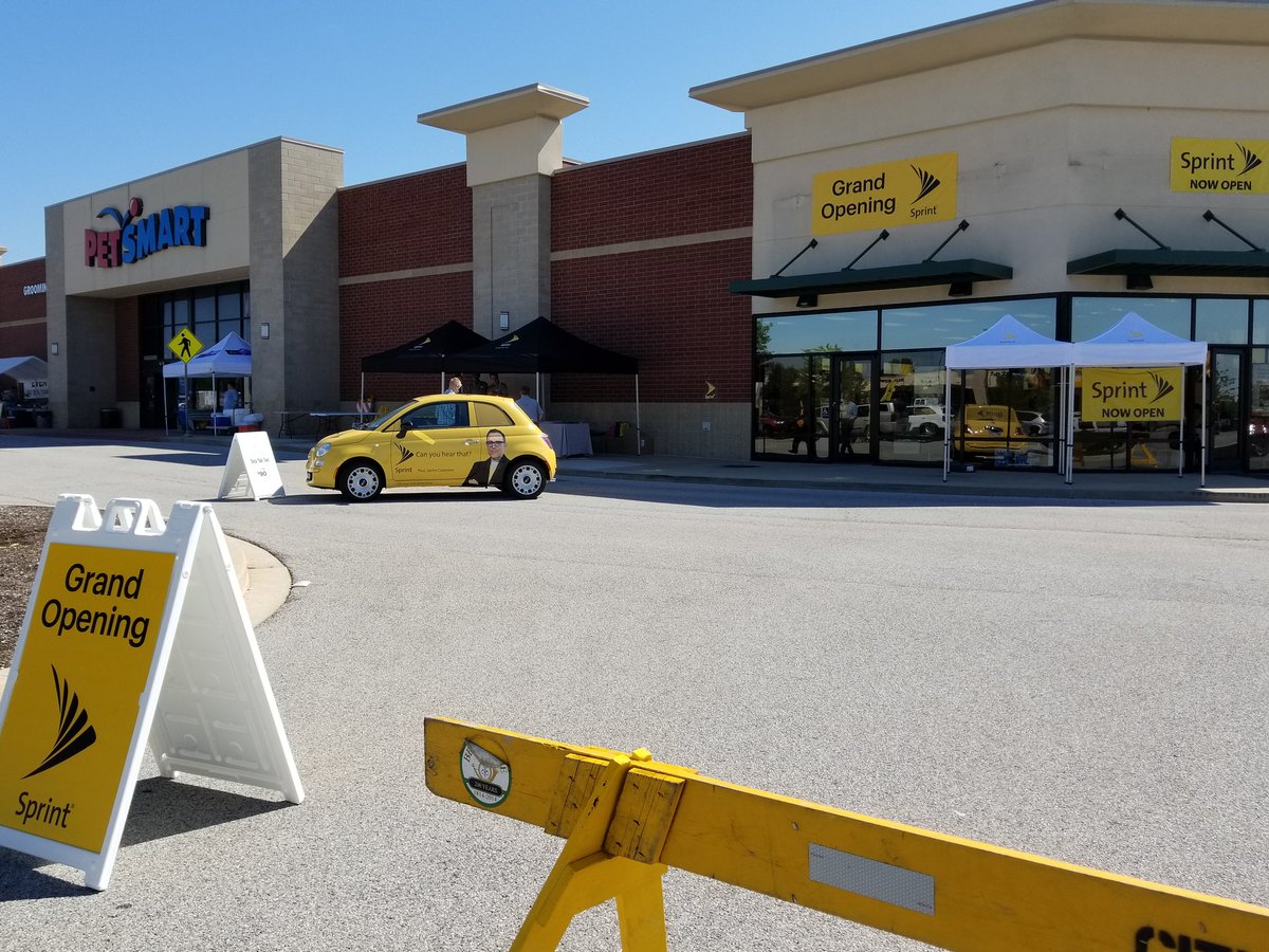 Sprintastic's tweet photo. Sprint Grand opening at 5791 Belleville crossing, Belleville IL. 
Come join us https://t.co/3z2s9gXTTA
