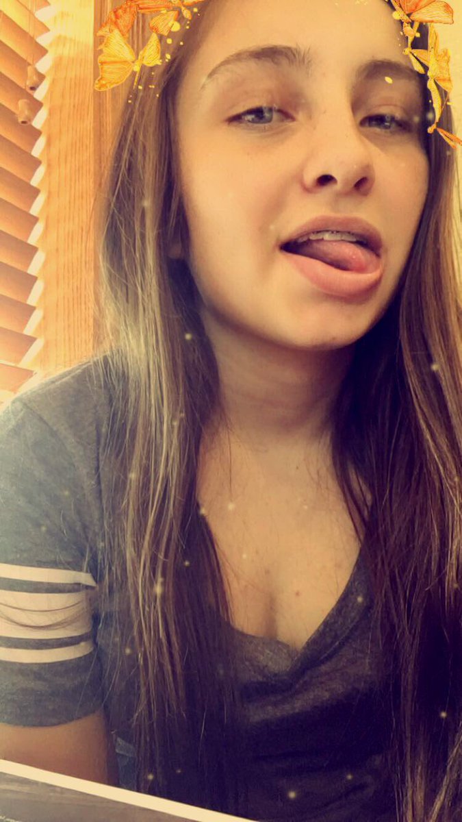 iaustinxavier's tweet photo. Id say thanks for not texting back but I had hoes as a girl &amp; still got hoes as a guy so 🤷🏼‍♂️ https://t.co/asairMLz0t