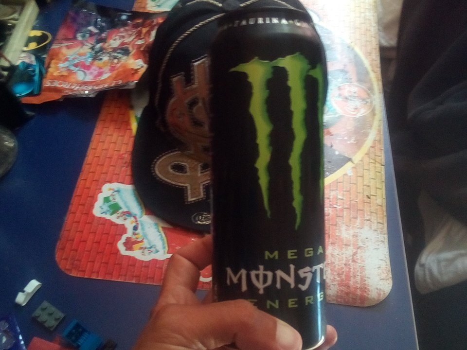 wolfking36's tweet photo. Quieres @AlbaMunther? #monstermega https://t.co/dUoRLhhanw