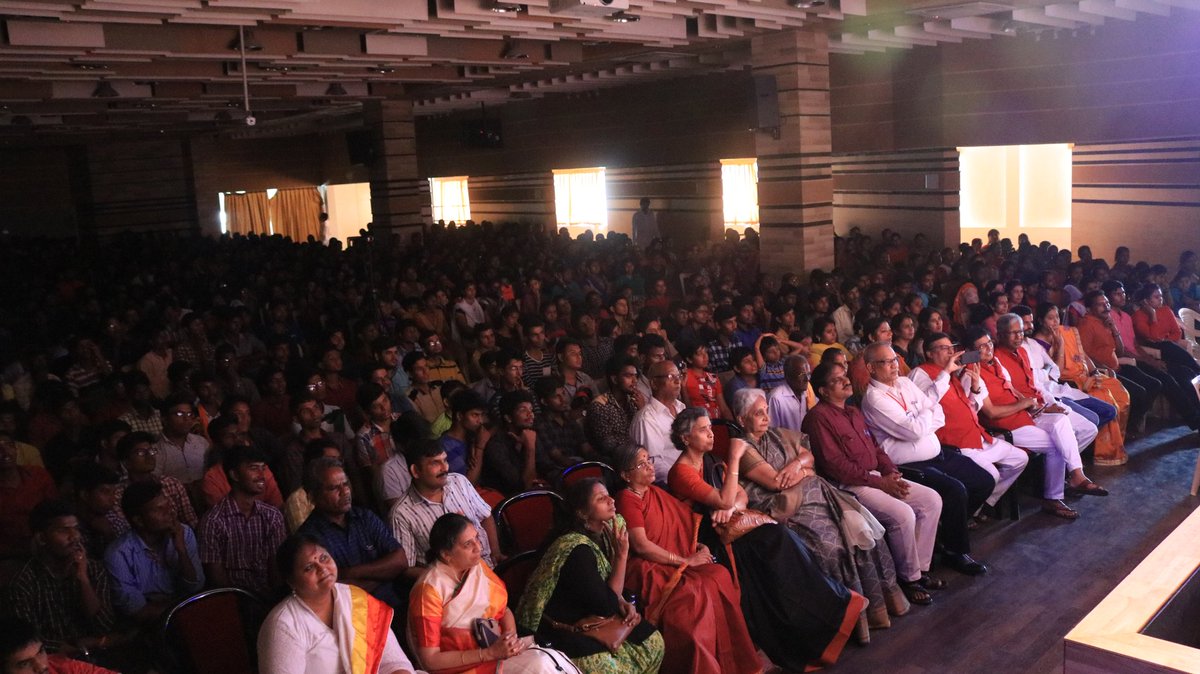 Yugpurush_Play's tweet photo. A large audience witnessed the premier show of #Yugpurush in #Tamil in #Chennai! For upcoming Tamil shows: https://t.co/EO1YoHI5Bu https://t.co/OjlRMpSw21