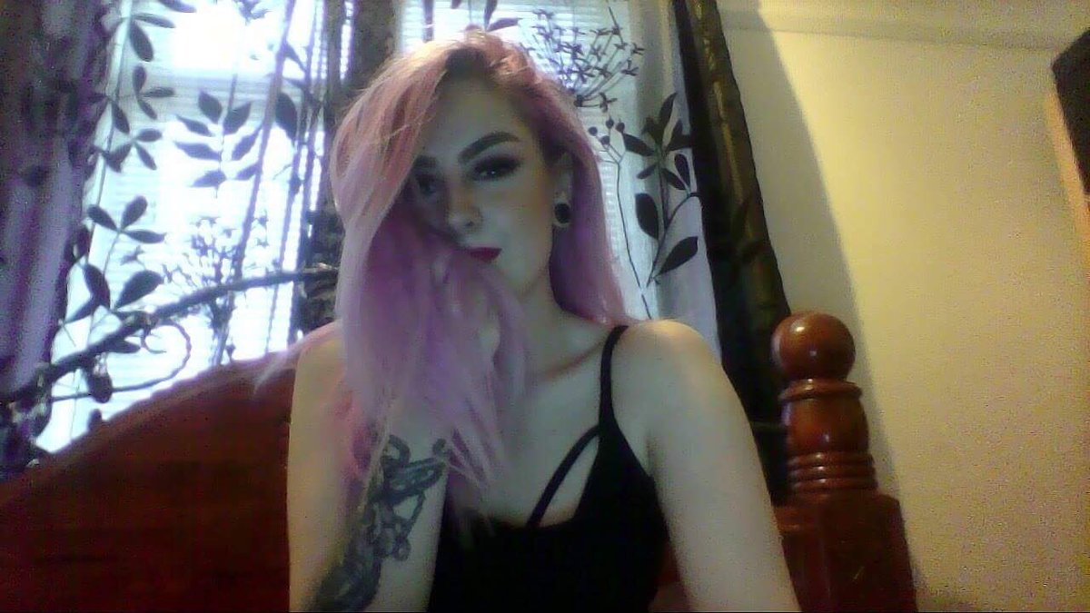 lvangel345's tweet photo. your beautiful mistress wants to rinse you of yours and your wife's money.

#findom #femdom #dominatrix #blackmail #sissy #paypig #cashcow https://t.co/9bn23sHHsr