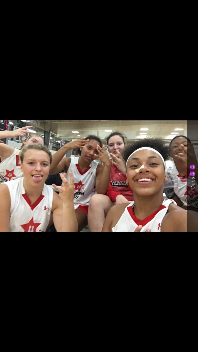 HultmanLexie's tweet photo. Blessed to play with these girls and play with some great ballers🏀 can't wait for more games like these🔥 https://t.co/KEwRgmMGDQ