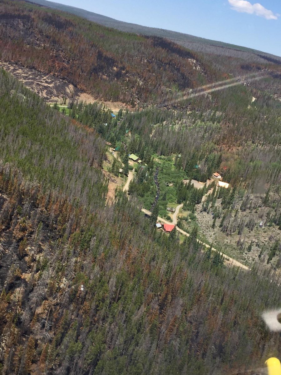 FS_MBRTB's tweet photo. This photo, taken from the air, shows how close the #Keystonefire came to the community of Keystone. https://t.co/7rztYYpdMJ