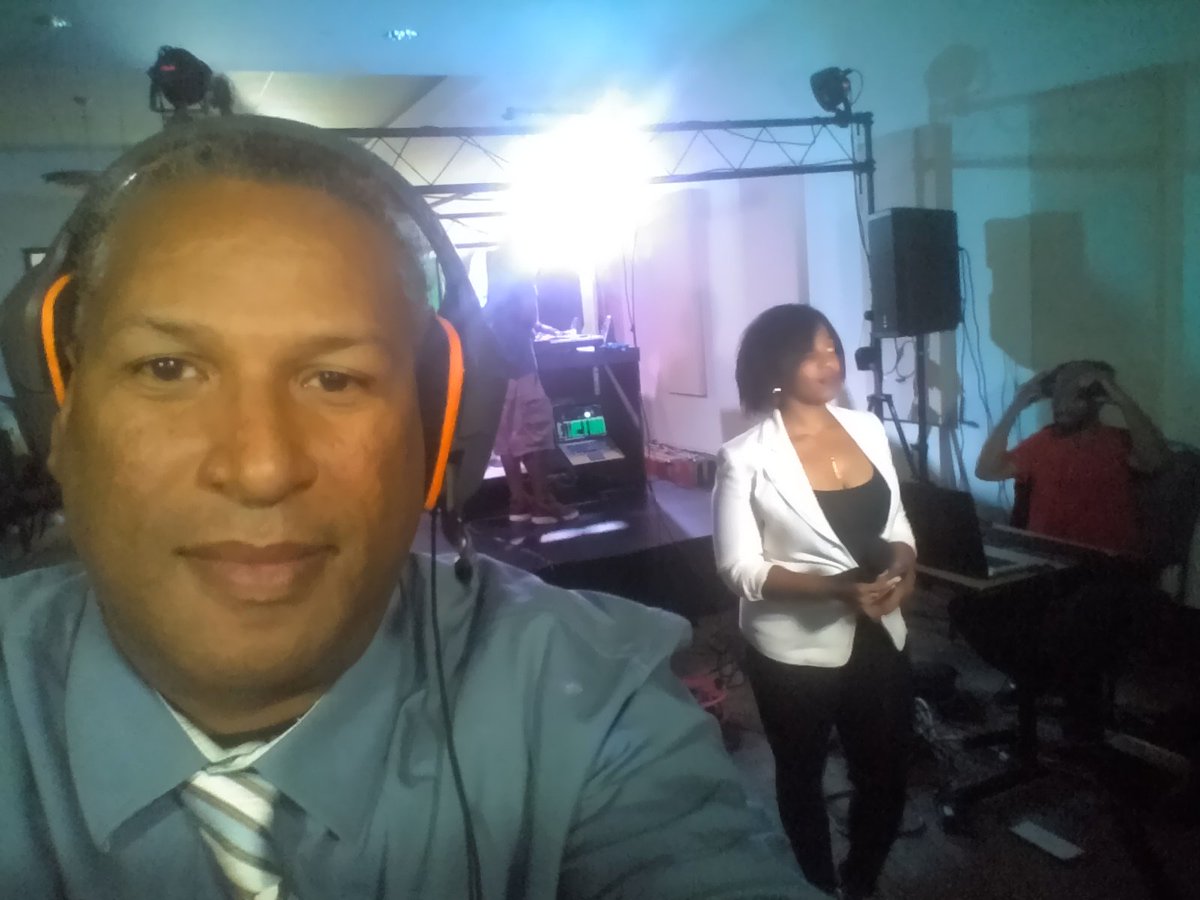 ElShabazz's tweet photo. Getting ready for the #officialDJgames #ScratchGrandPrix @djaquaria https://t.co/rVLqWbHAYT