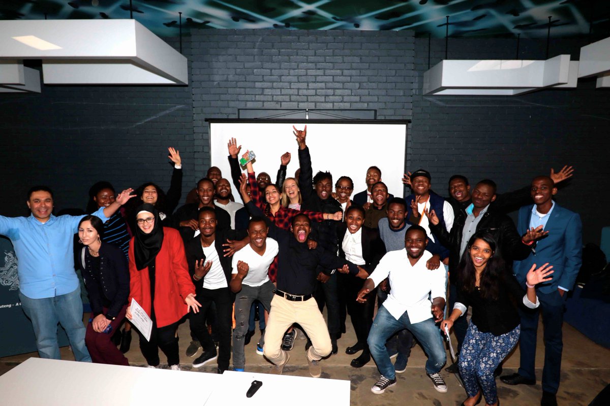 TshimologongIT's tweet photo. @JCSE_at_Wits Incredible innovation and ideas @MIT presentation day at iClub. Thanks to everyone involved. #MITgsl #DemoDay https://t.co/DwyqshpQ8U