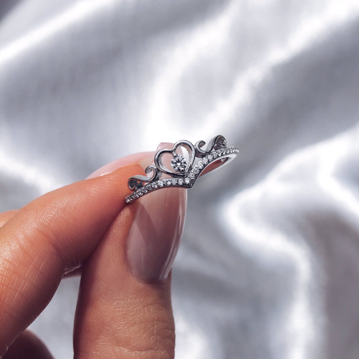 IndigoLune's tweet photo. Livana 925 Ring ✨💍 https://t.co/62bpqc8msw https://t.co/JJeYkg4sS5