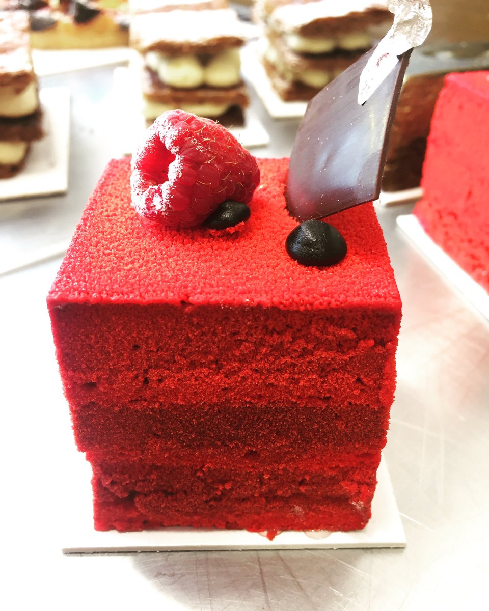 Philippe Toinard Le Revolution Gateau Cree Par Kevin Bezier Chef Patissier De La Maison Tholoniat Paris 10e Pastry Gateau Dessert Chefpatissier Paris T Co 5rgujd14mj