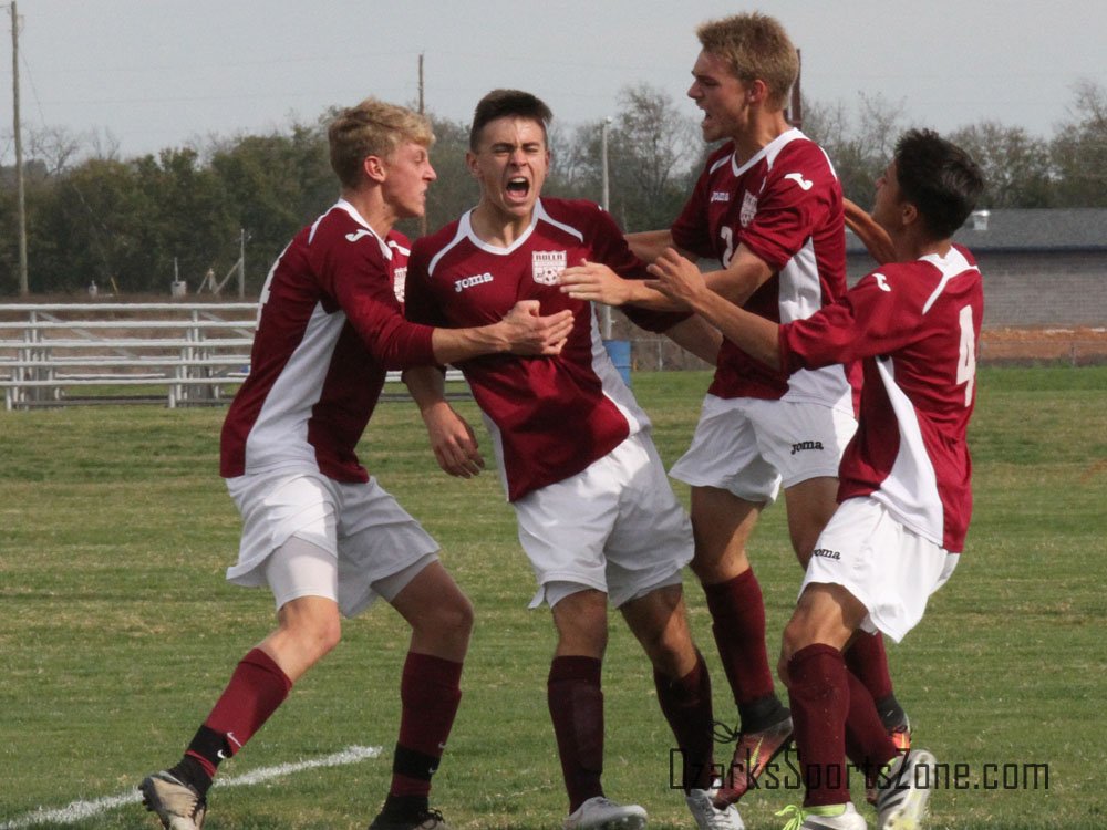 OzarksOzone's tweet photo. It's the Dogs' day in our "Best of 2016-17" gallery series!

Check in with the Rolla Bulldogs: https://t.co/kiJ35fD8A6 https://t.co/rrWWfIBilw