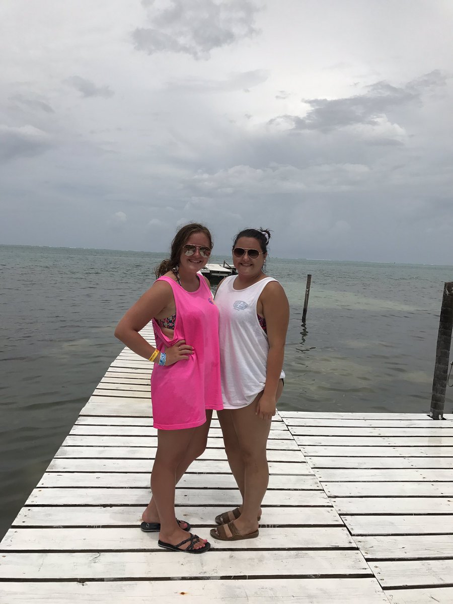 kyndal25march's tweet photo. beach and brookelyn withdrawals😩💕 https://t.co/qRtazcObU9