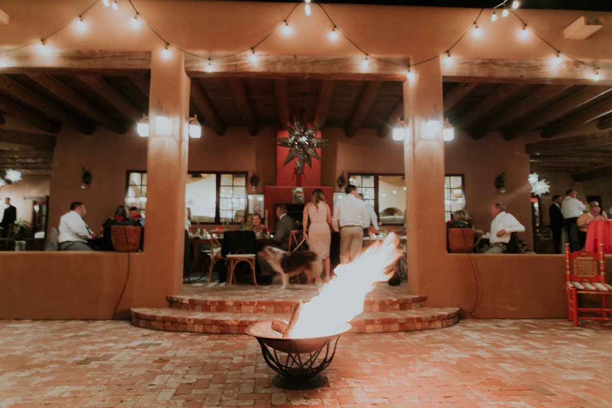 Oooooh check it out: Our @pwgnm! Fancy photography by Alicia Lucia Photography! #smores #wedding #newmexico   
ow.ly/zfed30e0CzC