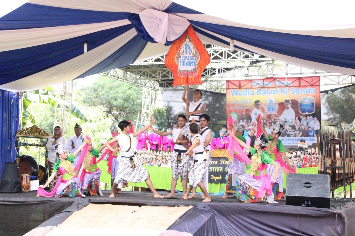 Budaya dapat dijadikan media untuk menyelesaikan persoalan-persoalan sosial-keagamaan.
(Deklarasi Ikatan Budaya Sunda, 29/07/2017)