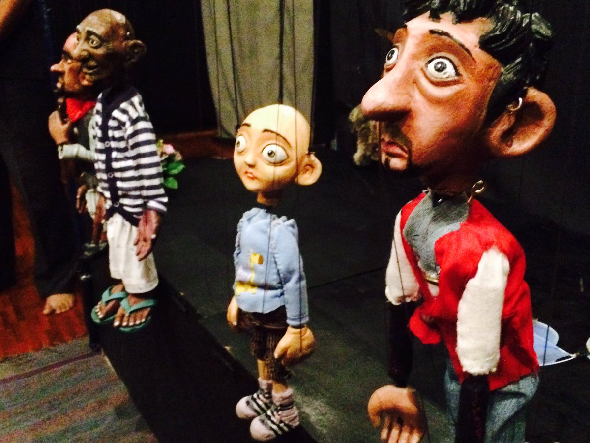 chand_shanu's tweet photo. When #puppets make you enjoy little things in life #smallthingsbigjoys #lovesimplicity #TheatreLove courtesy ~ #PuppeTree https://t.co/PqwTdU6YgV