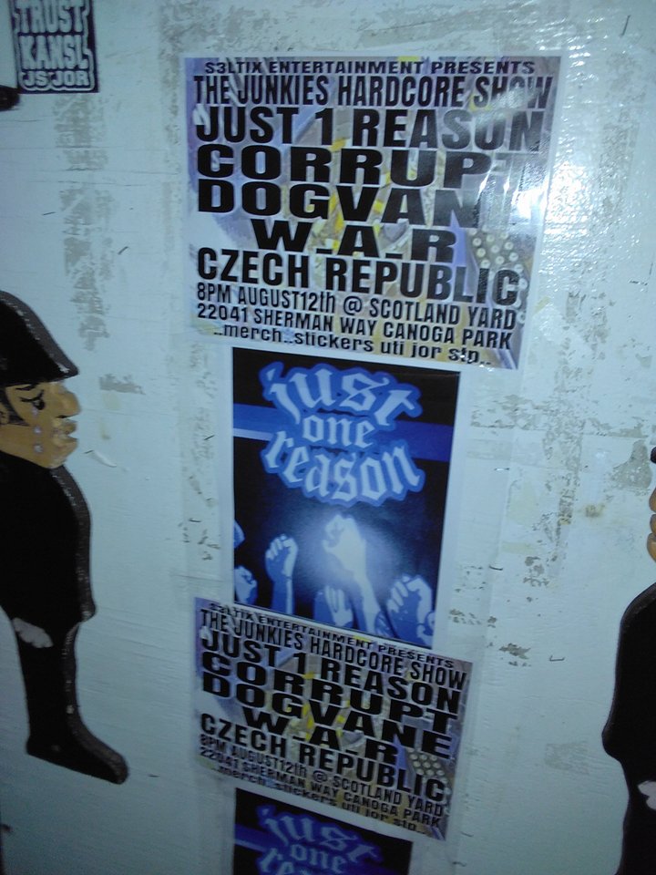 hymnblstr's tweet photo. Seen at Scotland Yard #JustOneReason #Band https://t.co/JbaLnxVRgt