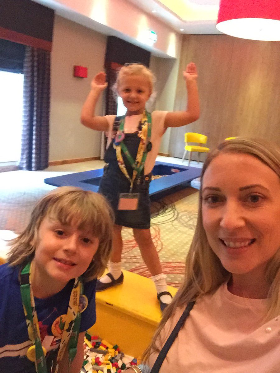 MRSL2008's tweet photo. The rain doesn't stop our fun at @LEGOLANDWindsor #brickpit #buildingcompetition #birthdaytreat https://t.co/hIVC7H6unh