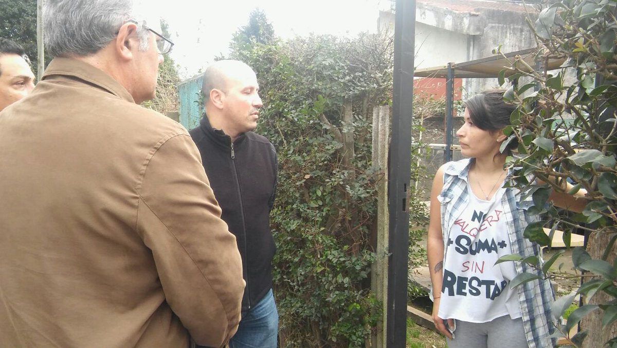 carlosag45's tweet photo. Escuchando a los vecinos de #VillaZapiola #CambiandoJuntos https://t.co/XbvPFxBQ6I