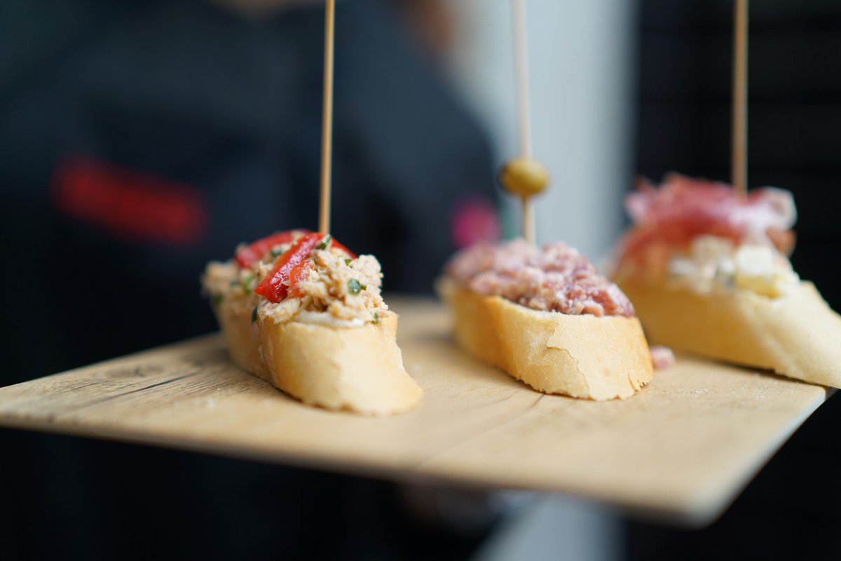 LizarranAmerica's tweet photo. #Pintxos use toothpicks to keep their exquisite toppings together with the bread base. https://t.co/D20Wy0aOIk