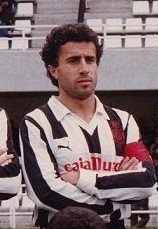 EfeseHistoria's tweet photo. Hoy cumple 50 años Alfonso Godínez Mompeán. Defensa cartagenero que defendió la albinegra más de 100 partidos a principios de los 90s https://t.co/Rsh6wdbre0