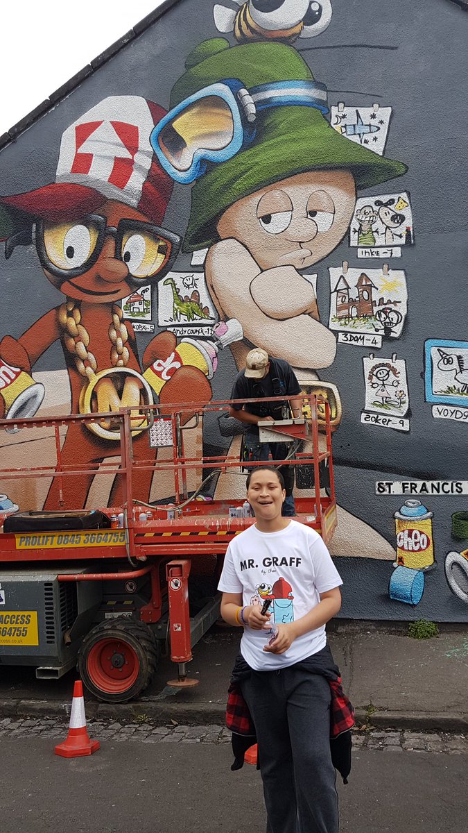 TweetsbyTashaS's tweet photo. Hanging with #Cheo..... #MrGraff #Upfest2017 #Streetart #Morph https://t.co/1tg1ikaaur