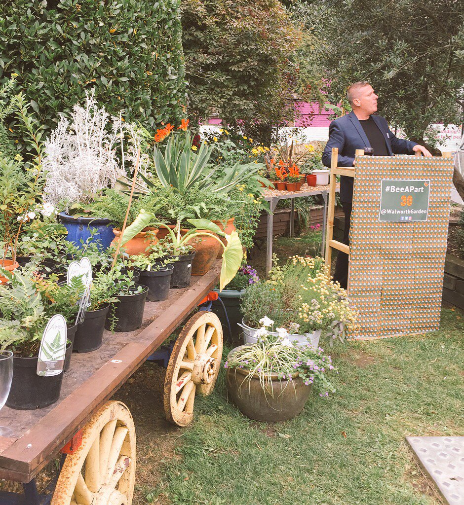 MaisieA's tweet photo. Happy 30th @WalworthGarden!! 🎉🍾🐝#BeeAPart https://t.co/09aAigxo2D