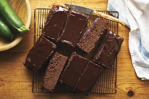 epicurious's tweet image. Turn your zucchini haul into a chocolate cake you can feel virtuous about: trib.al/ny2duf5