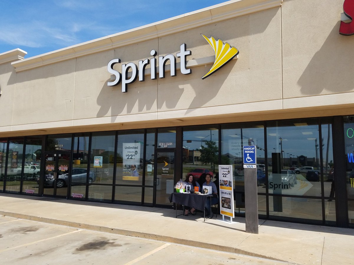 JakeFlaniken's tweet photo. Come see the Sprint team in Mustang. Register to win $500 visa card and get 50% of the Samsung S8! @AprilToll https://t.co/Bf0CnAbrsh