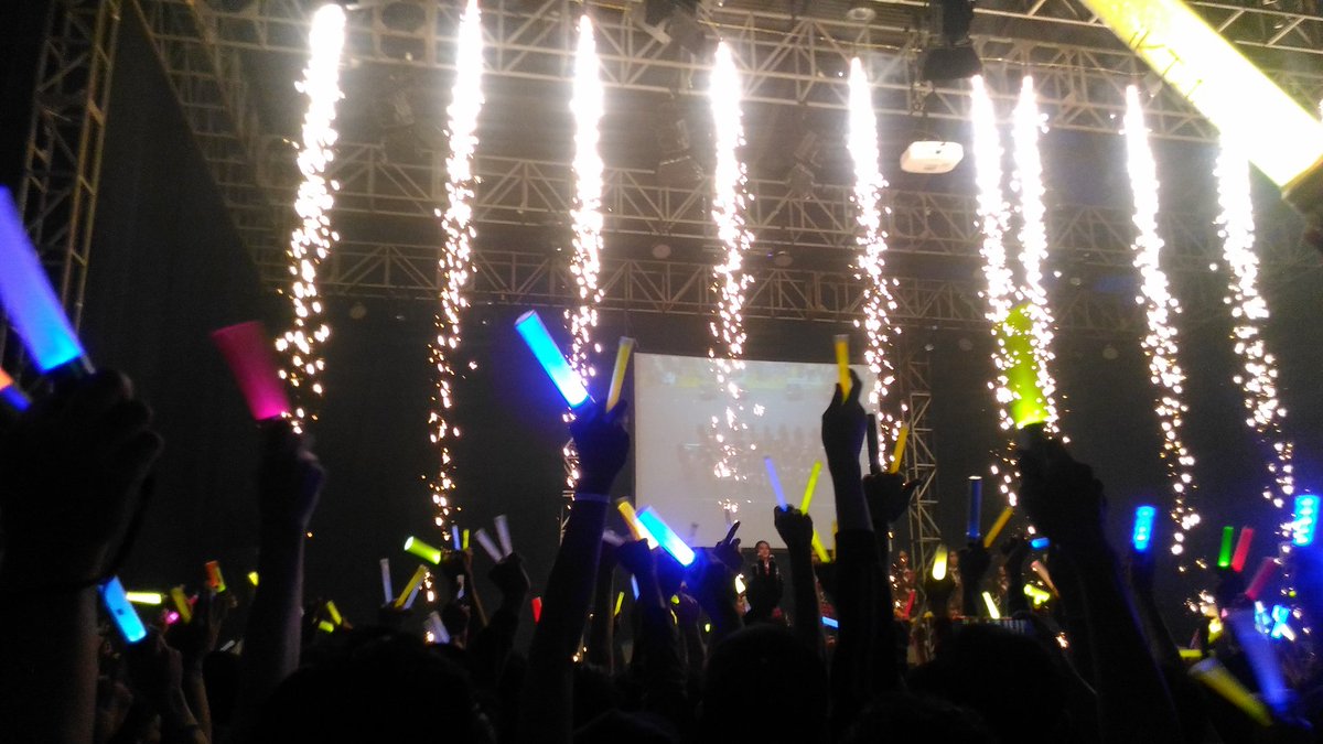 maoelana_ikbal's tweet photo. GREAT!!! SPECTACULAR SHOW!!! 🎆🎇✨🔥💥💛
#JanganKasihK3ndor #NoKIIINoParty #JKT48 #Concert #TimKIII #Jakarta #Indonesia https://t.co/uIoA4SmAHH
