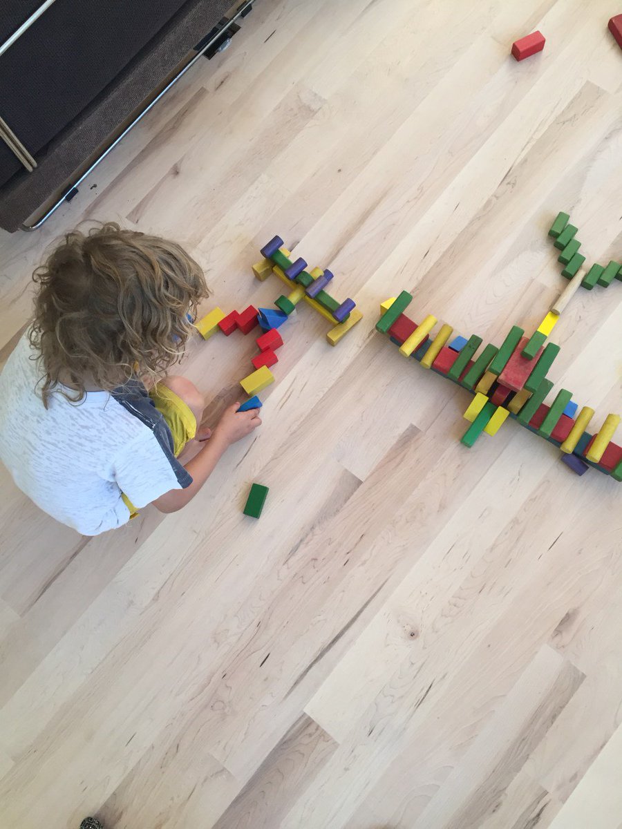 Why we unplugged the iPad this summer and what happened to our family. #tvfreechildhood clairedeberg.com/2017/07/29/eno…