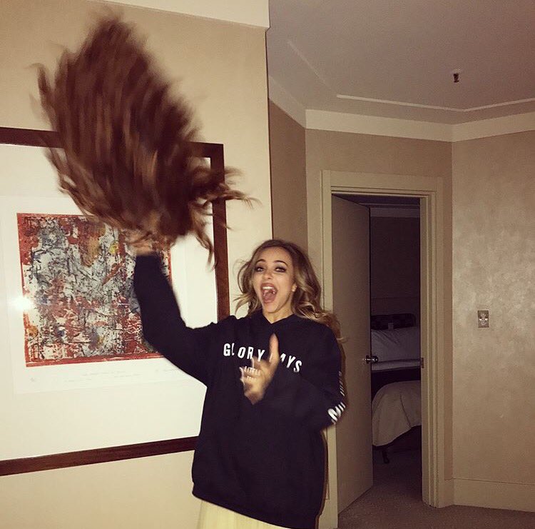 PopCrave tweet picture