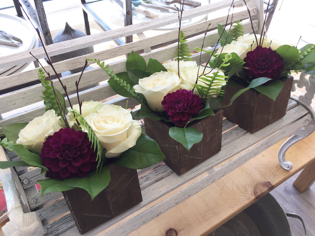 Branch_Design_'s tweet image. Grab and go Saturday floral by Branch Design $25!🌷