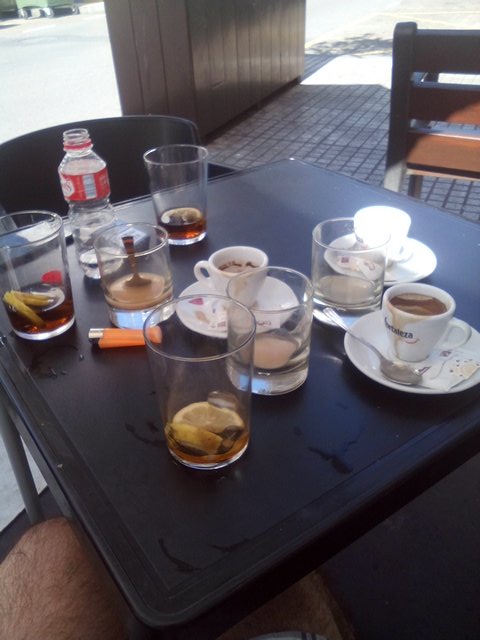 Ismangosta's tweet photo. El típico café que se va de las manos https://t.co/pHYqIGkBY4
