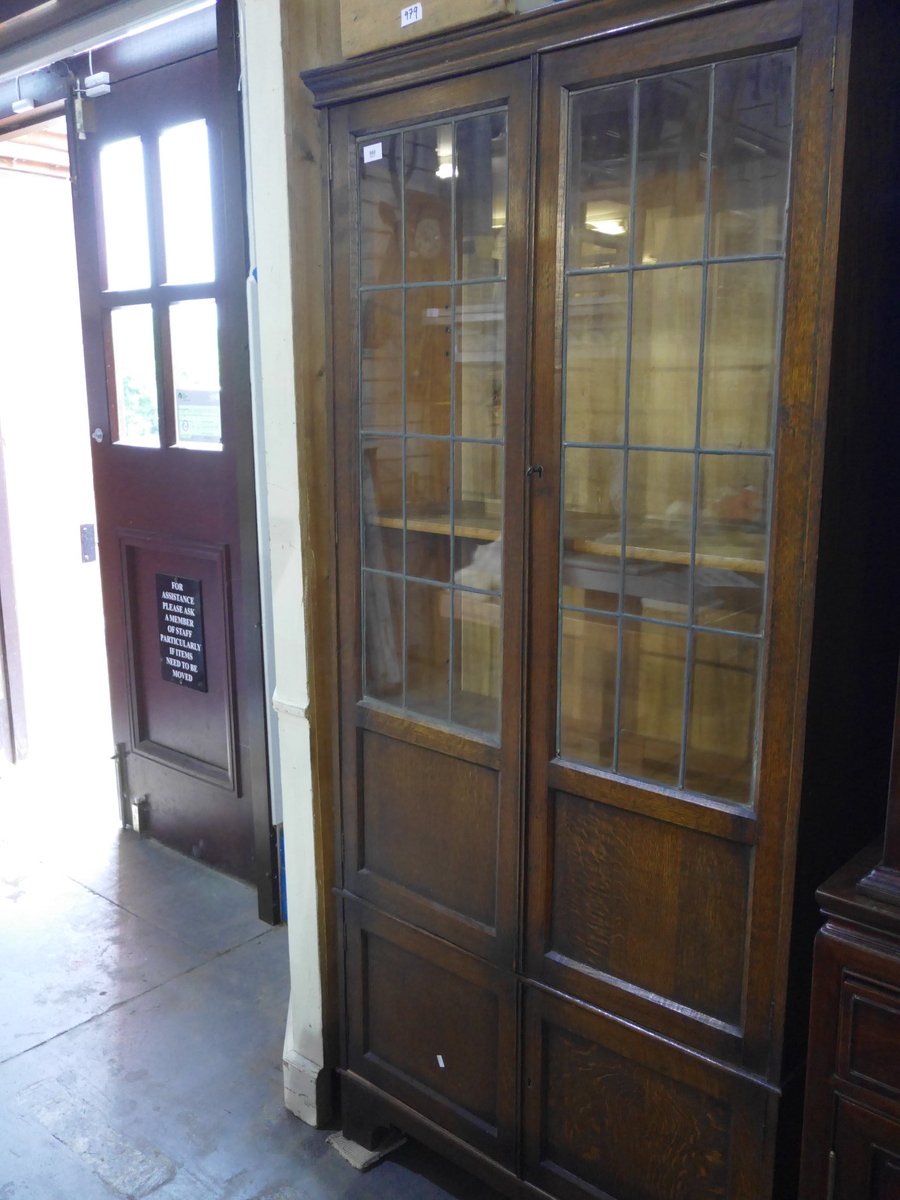 antiquestwins's tweet photo. found my favourite display cabinet for a long time at today's #auctionviewing - loved the arts and crafts feel. https://t.co/asbLwy9nRj