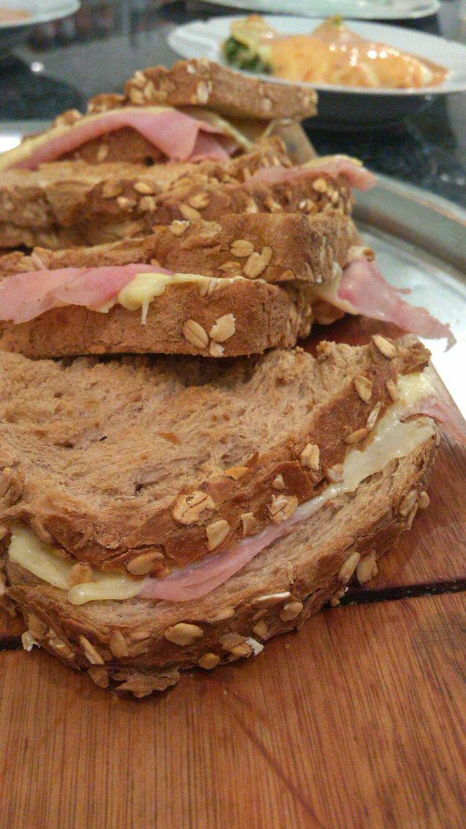 TIBIRestoBar's tweet photo. Luego de hacer diligencias por un rato, una comidita como esta cae re bien!! #Sandwich #Tostado #TibiRestoBar #DejateTentar https://t.co/rBYxvDvaYT