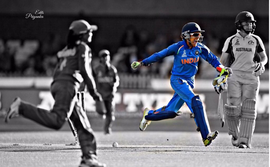 ImSushian's tweet photo. I See you 👀 😍😍 @ImSushVerma 
#WomenInBlue #Verma5 https://t.co/f1DJjuCkwB