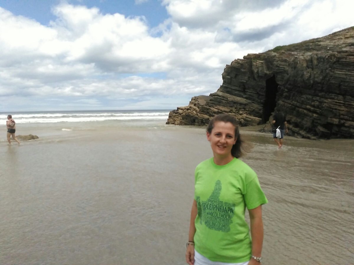 CEIPNEJAPA's tweet photo. Lección de arquitectura natural en la playa de las Catedrales #Nejapeando con la marea.😎 #Verano2017 https://t.co/acM8oCHfPC