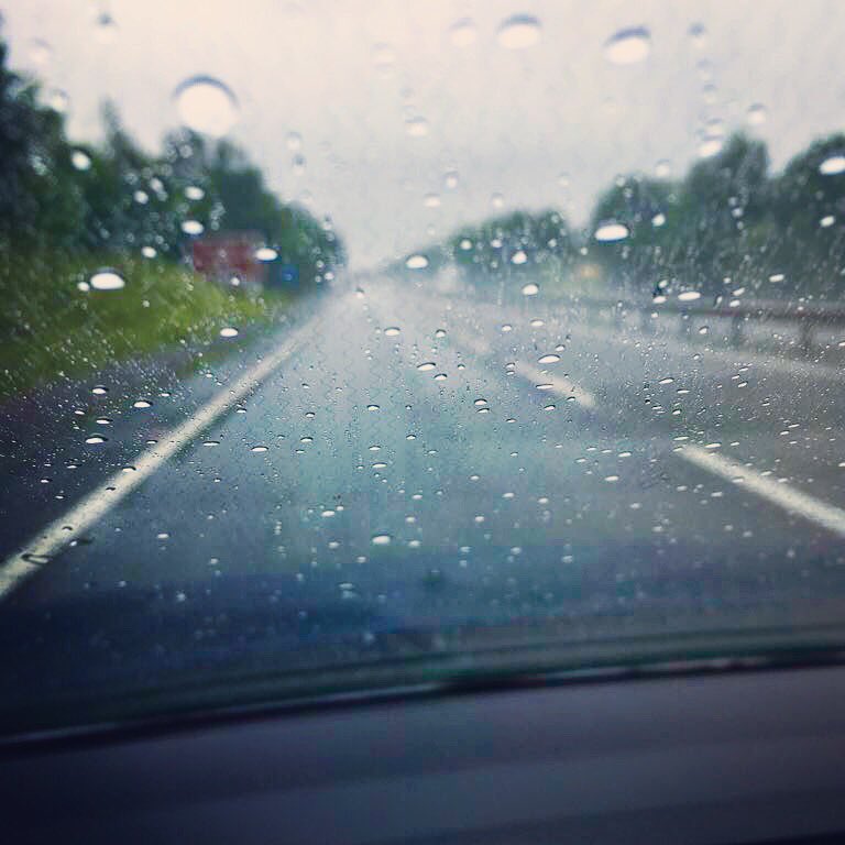 ImStoddicus's tweet photo. Decided to give #Salisbury races a miss #Moist #GoingHeavy ๐ณ Happy holidays @ceejay278 @steven_tonkin https://t.co/TdaSfJ71XK