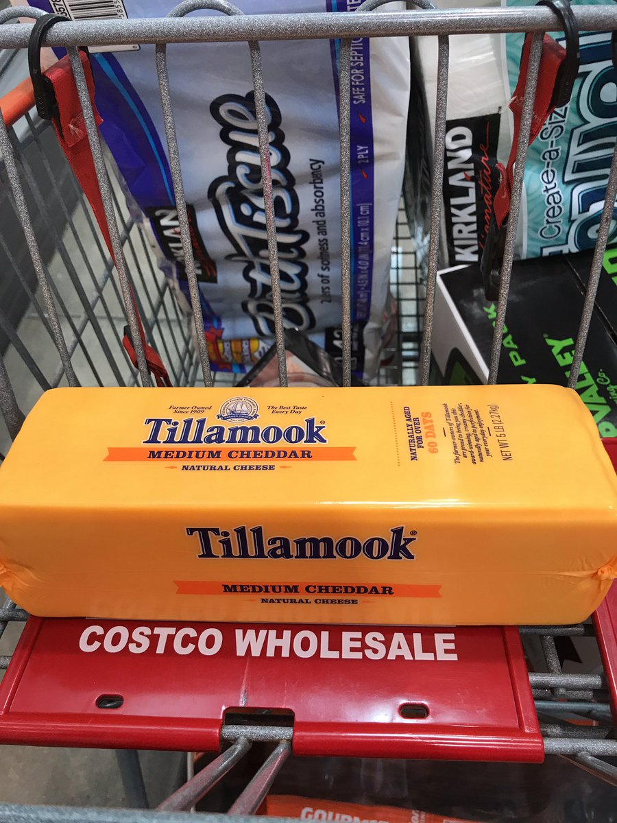 MarieB41's tweet image. Don't worry @DerrickJosi I am supporting you #5lbs of @TillamookCheese #HeartCheese #CostcoTrip