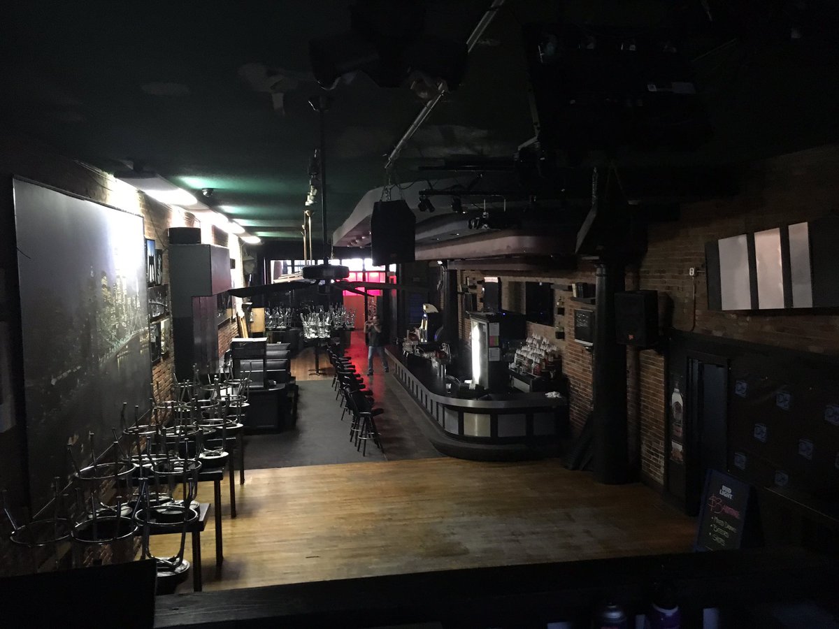 junctionlnk's tweet photo. Out with the old, in with the new! Be sure to follow us @junctionlnk @junctionNCB to see pictures and videos from the entire renovation. https://t.co/gCvS5U4HjL