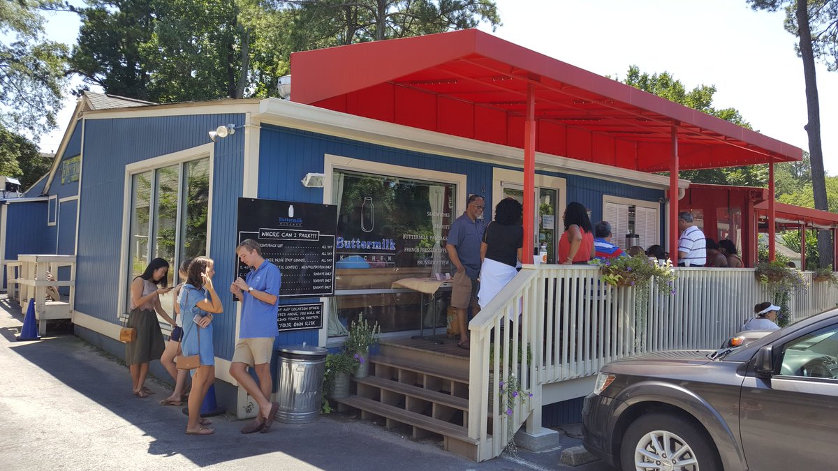 TonyOnFood's tweet photo. Waiting for a table in the sun, at #ButtermilkKitchen #Atlanta #DDD #SaturdayBrunch https://t.co/m2syF1LJTC