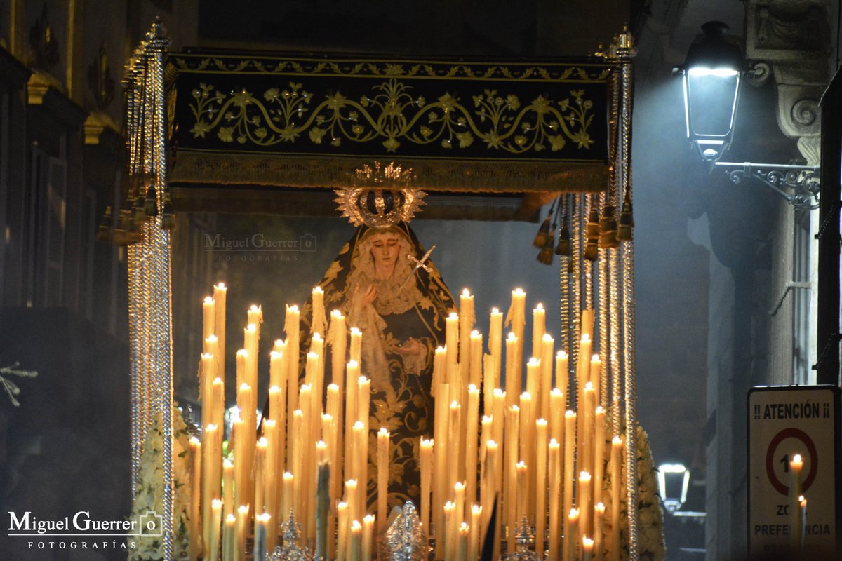 RacheandoJerez's tweet photo. Jueves Santo: estación de penitencia hermandad de la Vera-Cruz https://t.co/wH9ukcUNGh @VeraCruzJerez https://t.co/ngHR7SD89s