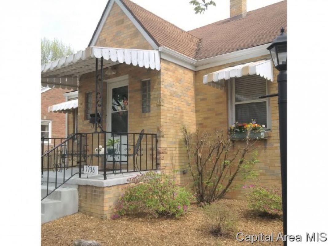 REMAXSPRNGFLD's tweet photo. Come appreciate this RE/MAX Professionals #listing in #Springfiel... https://t.co/iVkgrPLvdr 
RE/MAX Professionals https://t.co/AzIMnCt5fo