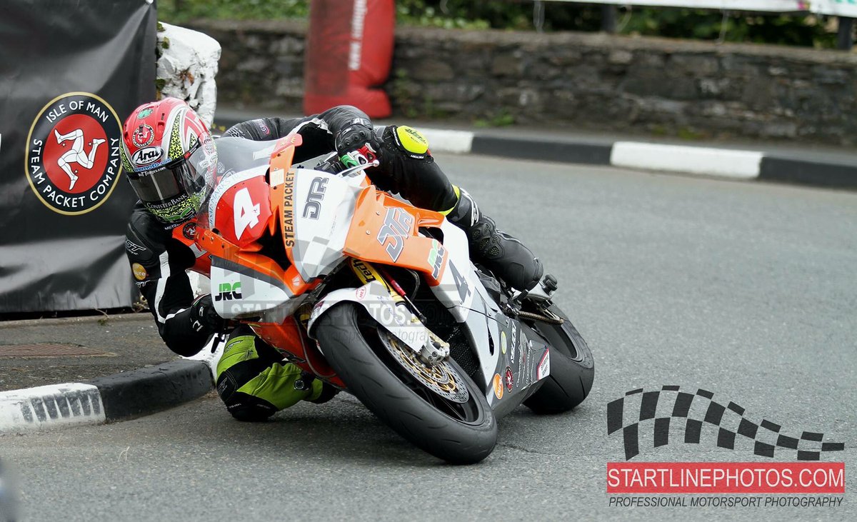 startlinephotos's tweet photo. @dankneen14 at Castletown Corner @S100isleofman  #S100 #roadracing https://t.co/L3vqBPCIKF