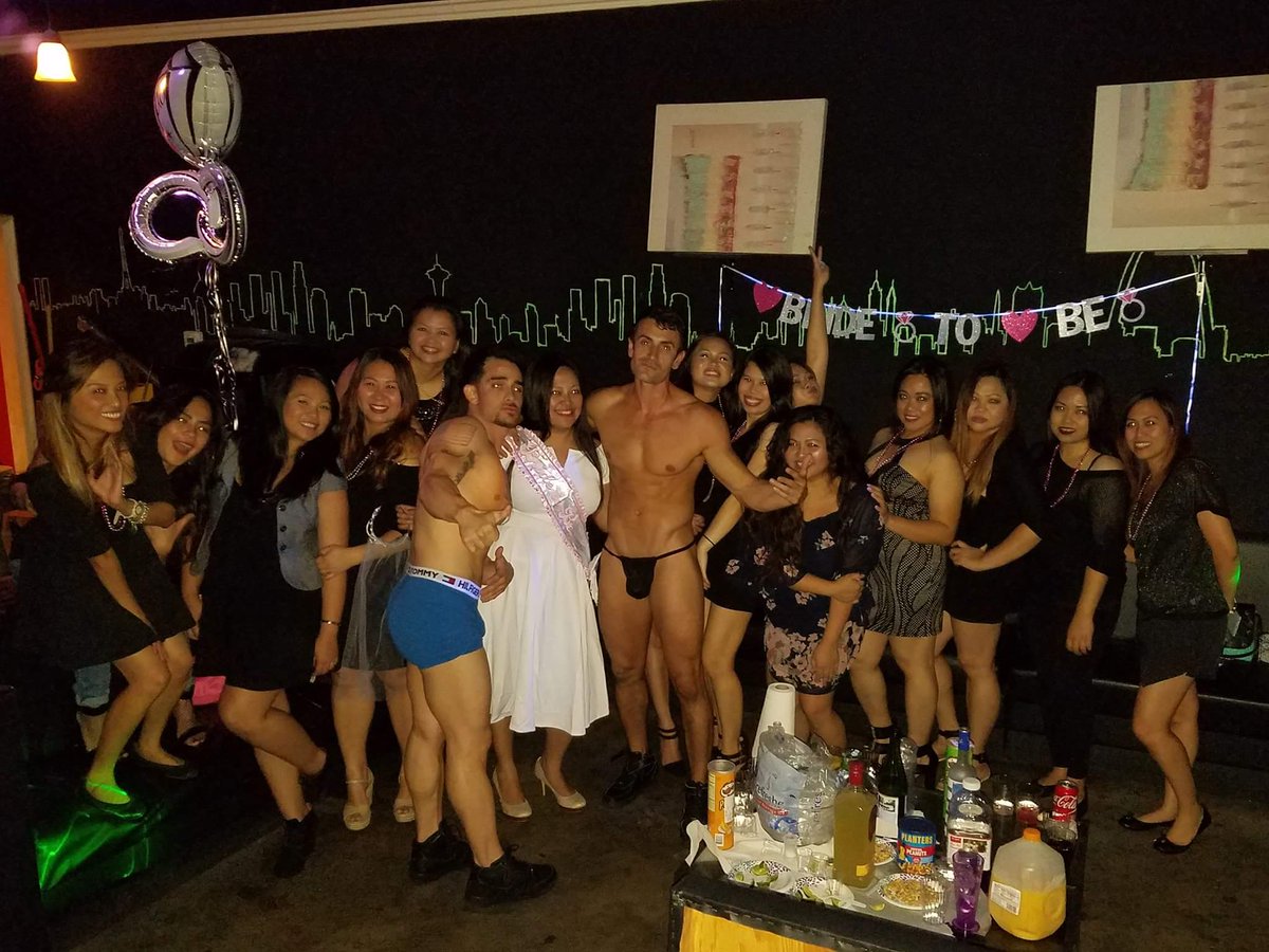 Andy Long (@andythegypsy2) on Twitter photo These ladies had a blast last night! #AndytheGypsy <a href="/magicmenlive/">Magic Men® Live!</a> #LadiesNight #MaleStripper #MagicMike #PalmSprings @HRHPalmSprings These ladies had a blast last night! #AndytheGypsy <a href="/magicmenlive/">Magic Men® Live!</a> #LadiesNight #MaleStripper #MagicMike #PalmSprings @HRHPalmSprings
