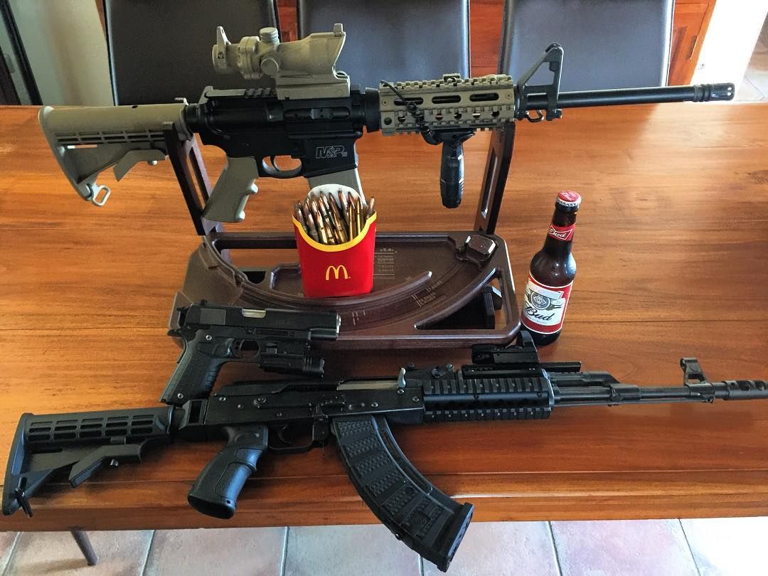 Podavach's tweet photo. Here we go!
#podavach #speedloading #gunstand #riflerack #gun #gunporn #gunfreak #2a #freegun #ar15
Photo by @leonidarules https://t.co/YrV4EqLLdT