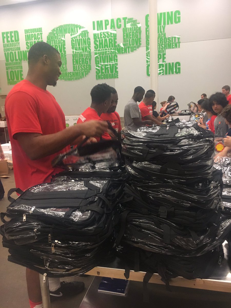 UHCougarFB's tweet photo. Final Saturday before camp starts, no better way to spend it than giving back to our city, our home. #HTownTakeover https://t.co/hXrU95M1IV
