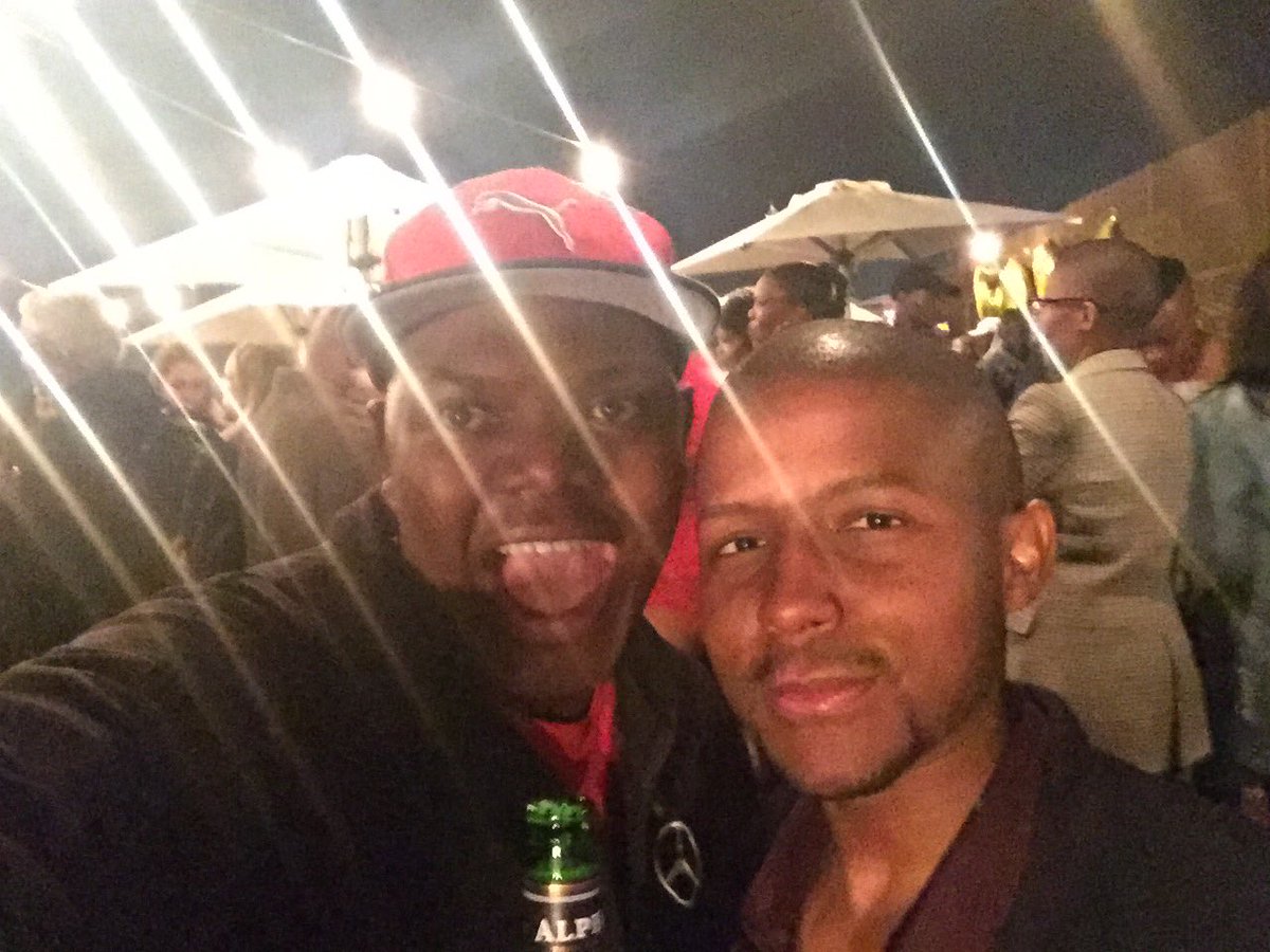 Do_The_Ncasa's tweet photo. Chilling at #FeelGoodSession rooftops with beautiful souls from Cape Town https://t.co/x3LRwrEuXL