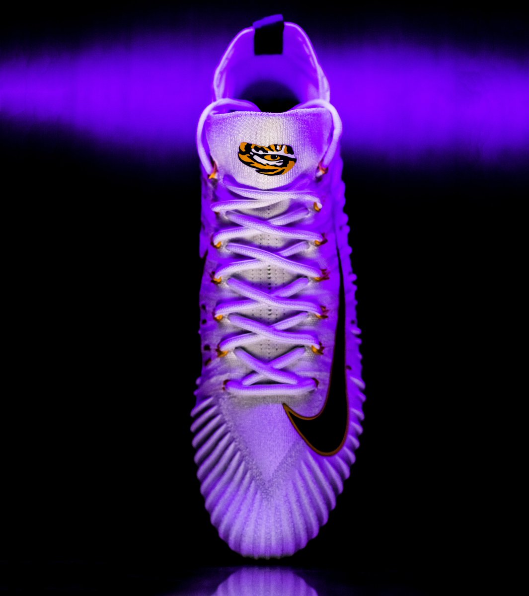 One of the latest from <a href="/usnikefootball/">Nike Football</a> for <a href="/LSUfootball/">LSU Football</a>, the Alpha Menace Elite. Knit upper with flywire, 3/4 midsole, and menace outsole.
