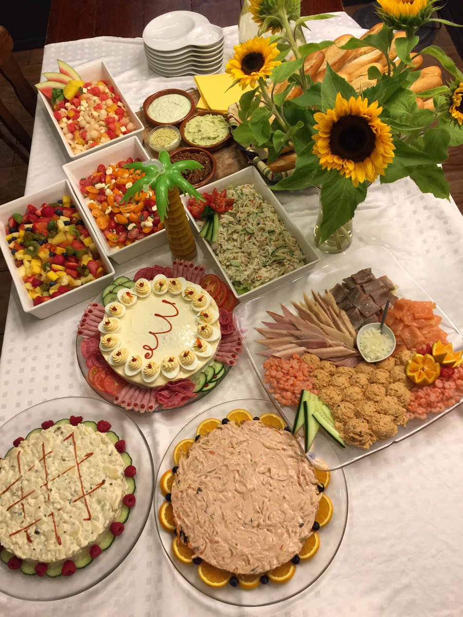annedegroen's tweet photo. Salade buffet! https://t.co/zNtDd4JmXV